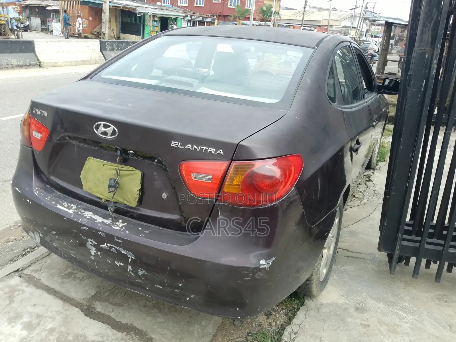 Hyundai Elantra 2010 Brown