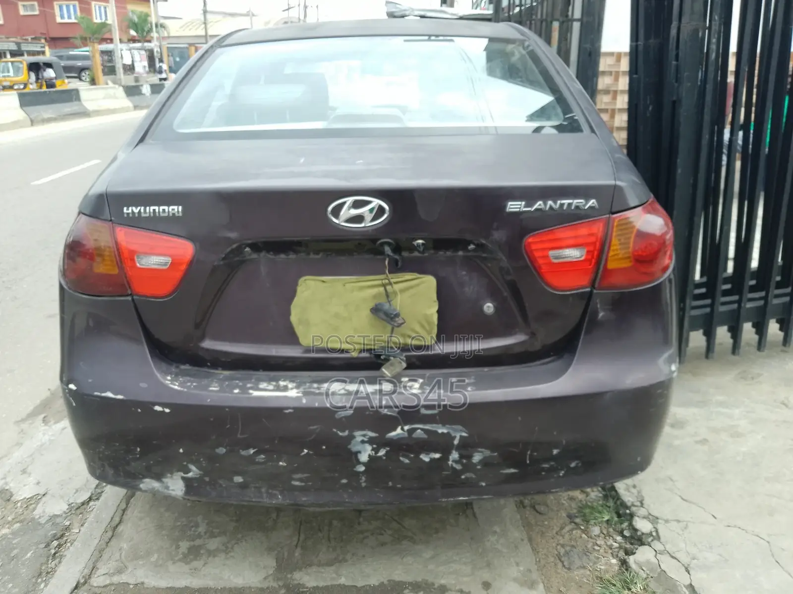 Hyundai Elantra 2010 Brown