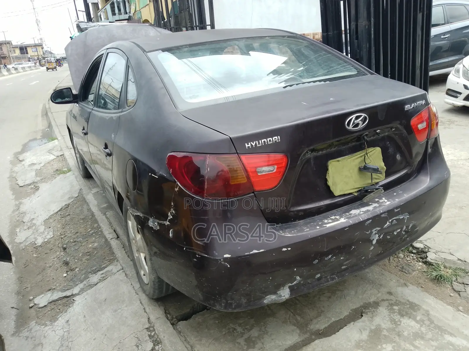 Hyundai Elantra 2010 Brown