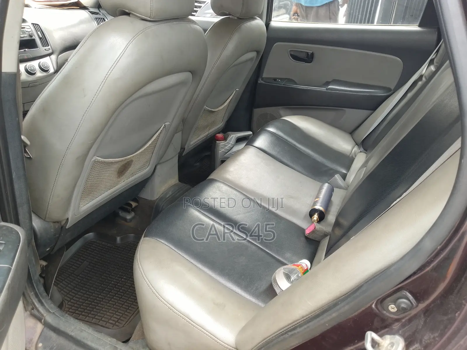 Hyundai Elantra 2010 Brown