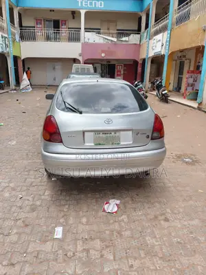 Toyota Corolla 2000 Gray