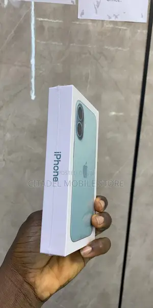 New Apple iPhone 16 256 GB Green