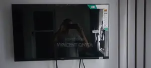 New Hisense 32 Inch a Series Tv With Wall Hanger and Legs All Intact