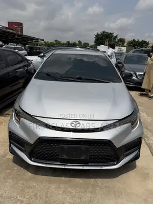 Toyota Corolla SE 2024 Silver