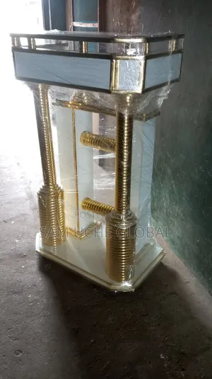Pulpit White and Gold
