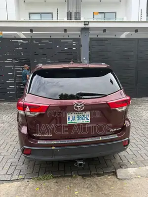 Toyota Highlander 2018 Burgundy