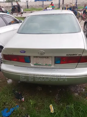 Toyota Camry 2000 Silver