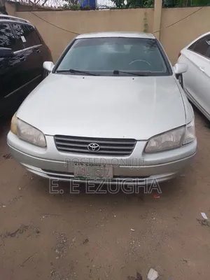 Toyota Camry 2000 Silver