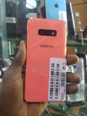 New Samsung Galaxy S10e 128 GB Red