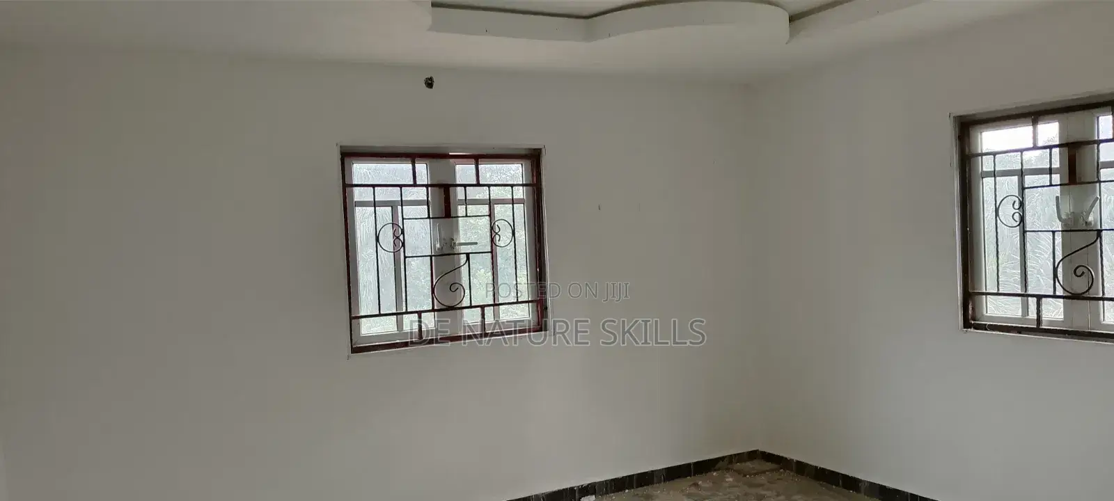 Nice Putty or Cement Screeded Walls