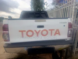 Toyota Hilux 2012 White