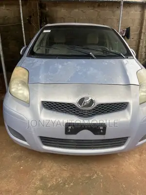 Toyota Yaris 2010 Silver