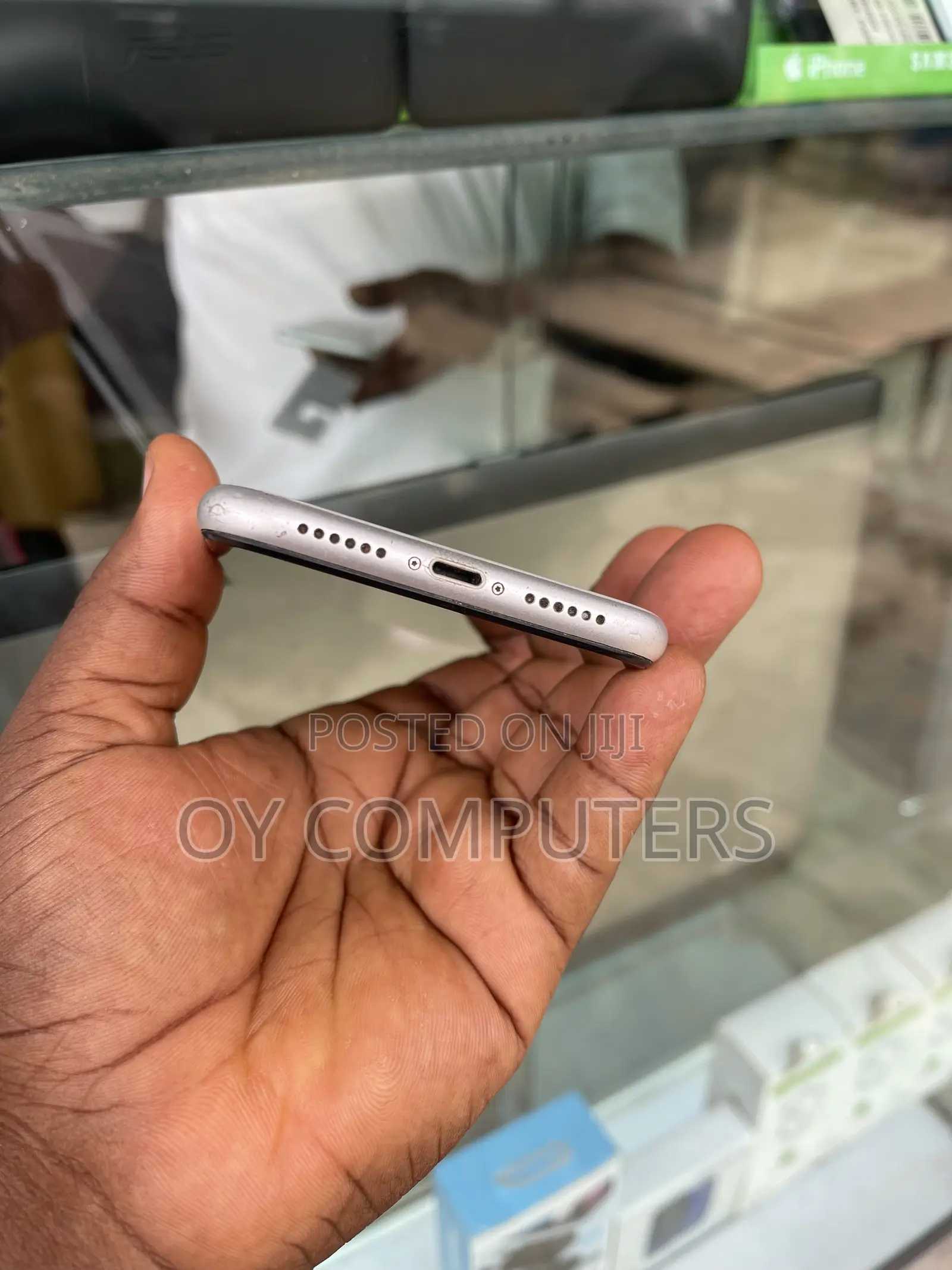 Apple iPhone XR 64 GB White