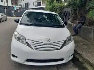 Toyota Sienna 2015 White
