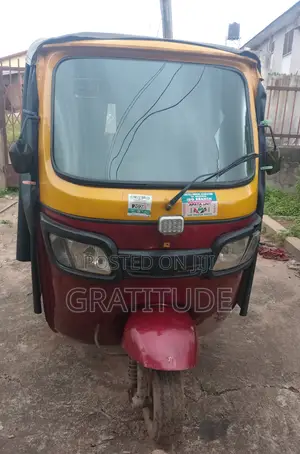 TVS King Deluxe Plus iTouch Start 2022 Yellow