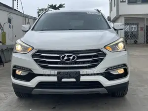 Hyundai Santa Fe SE AWD 2018 White