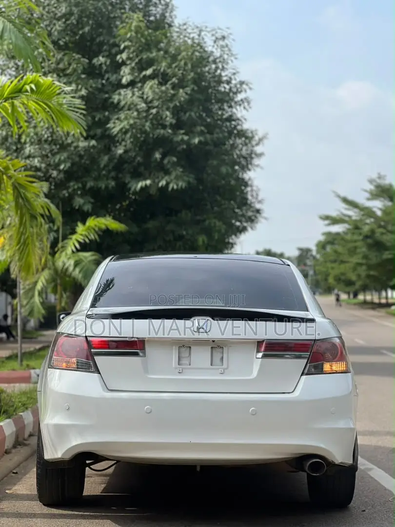 Honda Accord 2010 White
