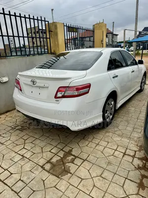 Toyota Camry SE 4dr Sedan (2.5L 4cyl 6A) 2011 White