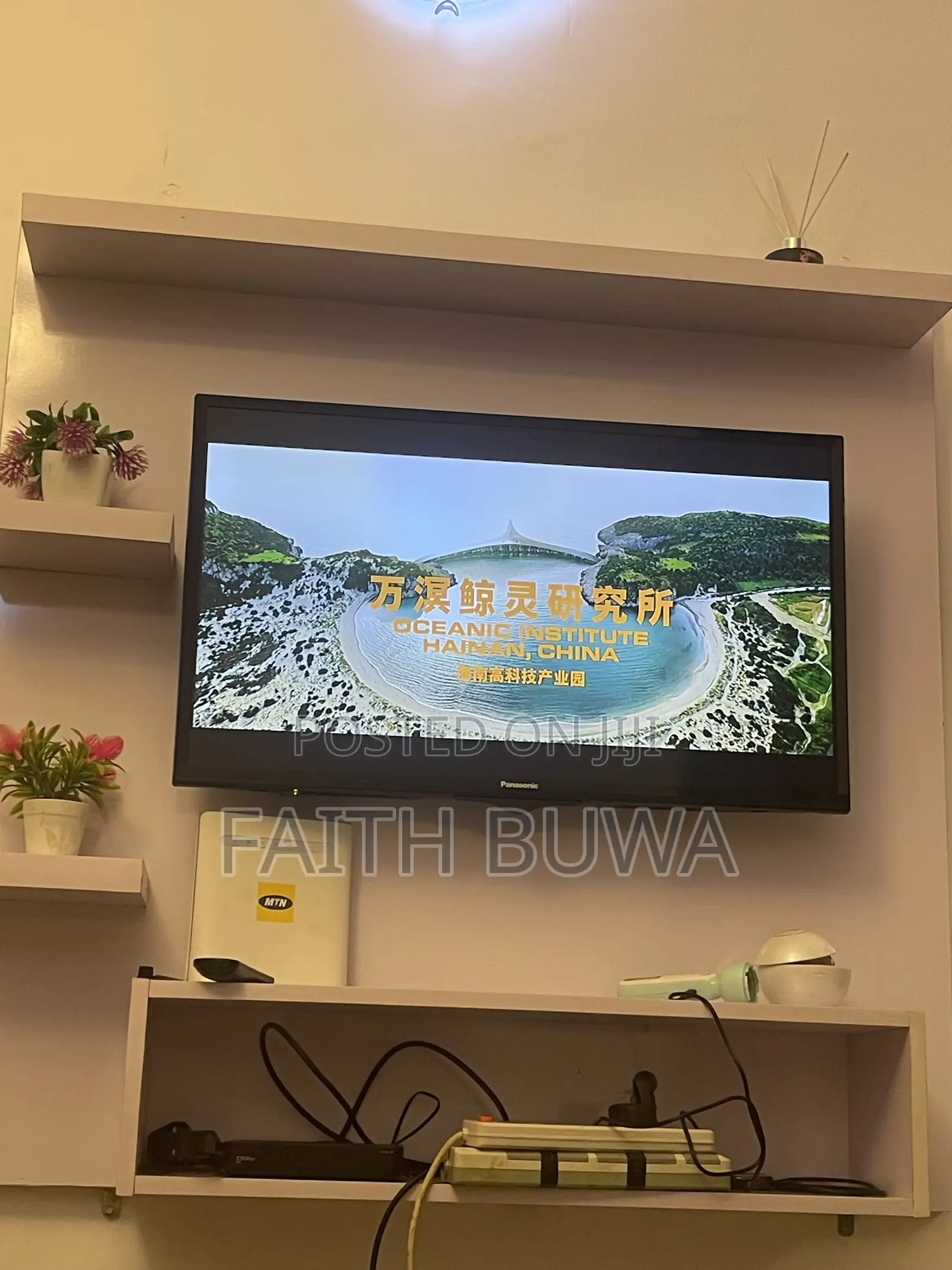 White Tv Console