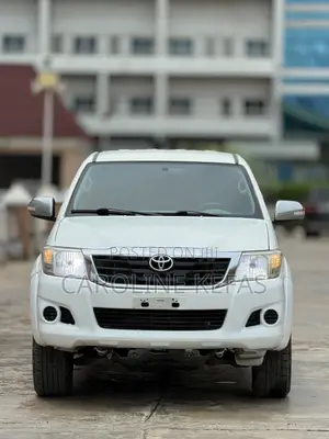 Toyota Hilux 2014 White