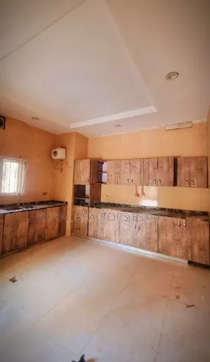 4bdrm Townhouse / Terrace in Maitama for rent