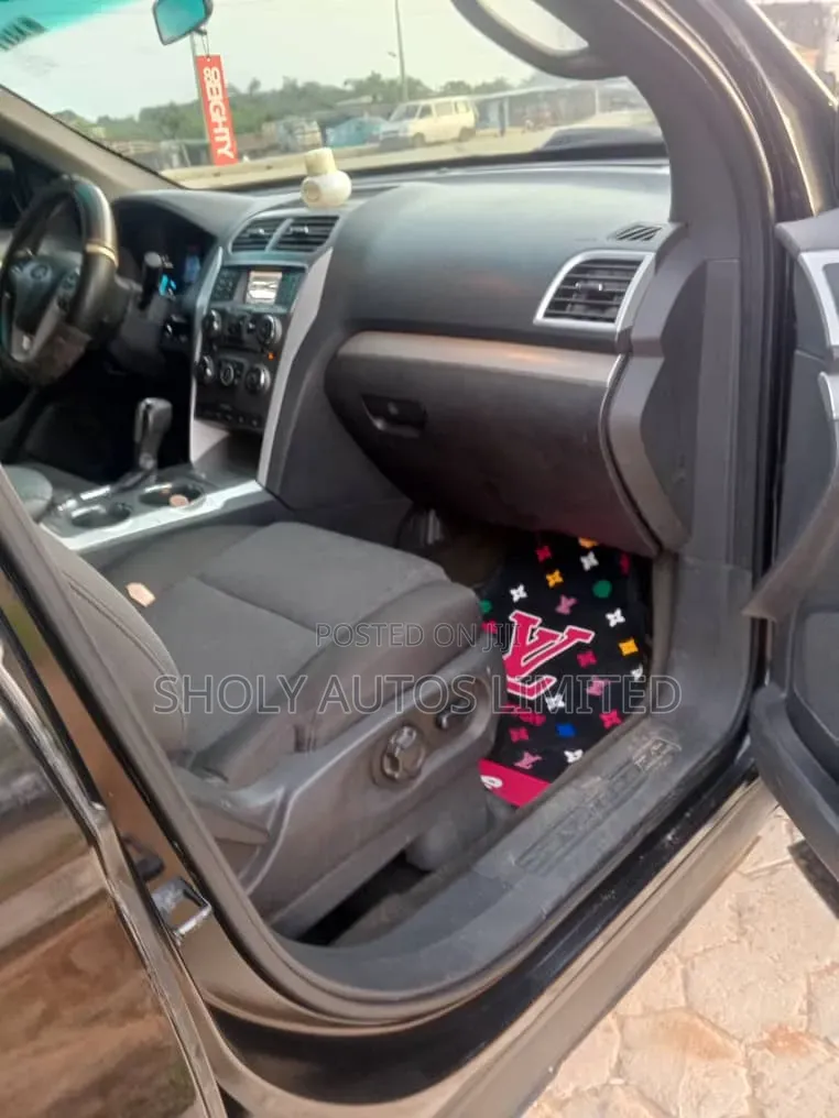 Ford Explorer 2013 Black