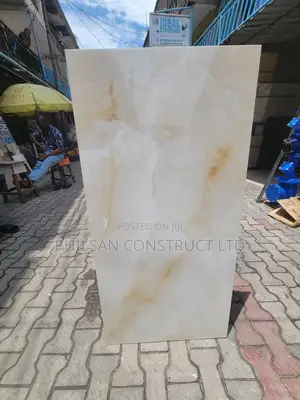 High Quality Marble-Effect Porcelain Tiles (30x60)
