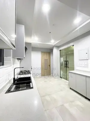 Furnished 3bdrm Apartment in Lekki Phase 1 for sale