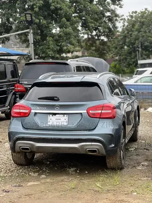 Mercedes-Benz GLA 250 2016 Blue