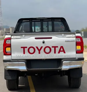 New Toyota Hilux 2025 White