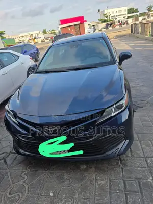 Toyota Camry 2018 Blue