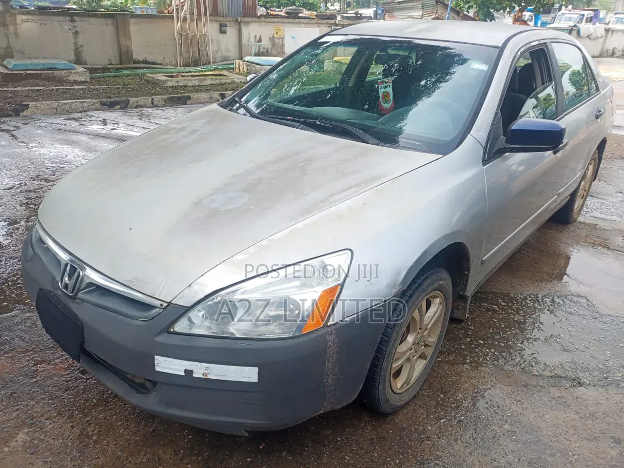 Honda Accord 2005 Silver