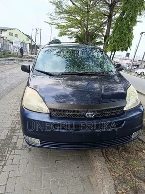 Toyota Sienna LE FWD (3.3L V6 5A) 2004 Blue