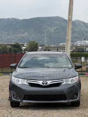 Toyota Camry LE 4dr Sedan (2.5L 4cyl 6A) 2013 Gray