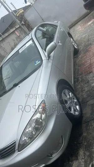 Toyota Camry XLE V6 4dr Sedan (3.0L 6cyl 5A) 2006 Silver