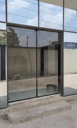 Frameless Office Partition