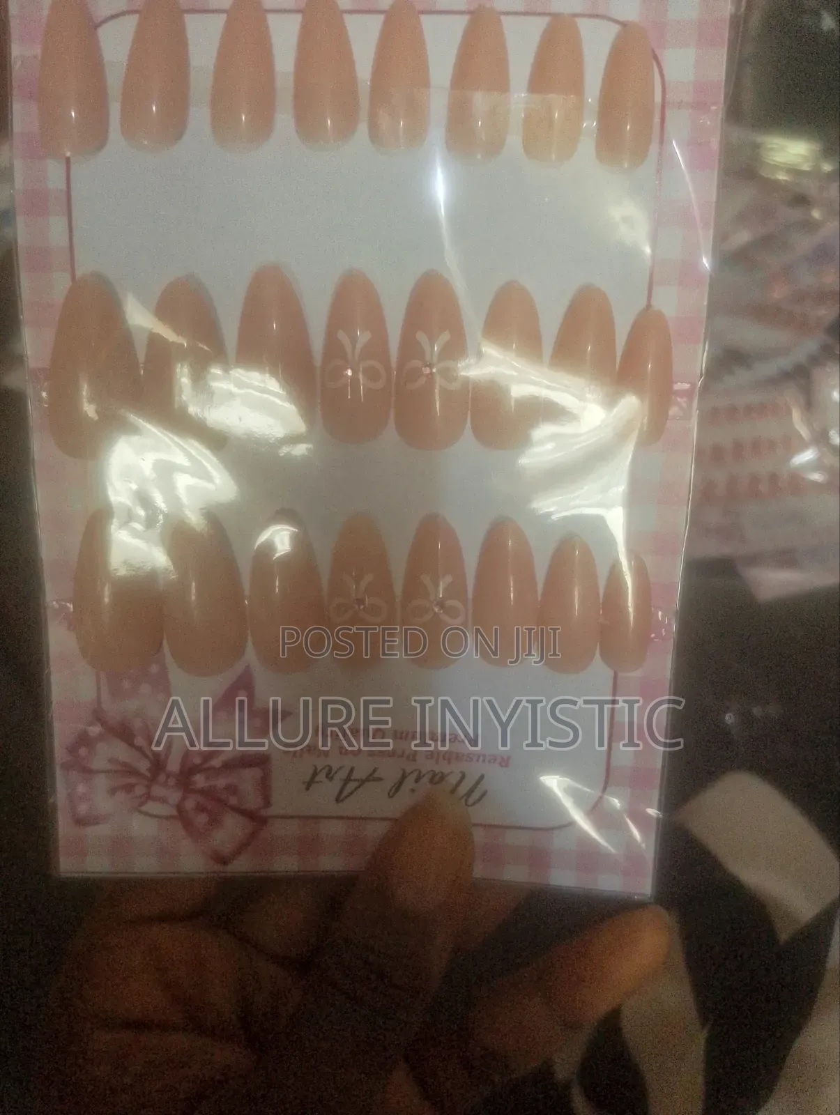 Luxury Press-on Nails Durable and Affordable