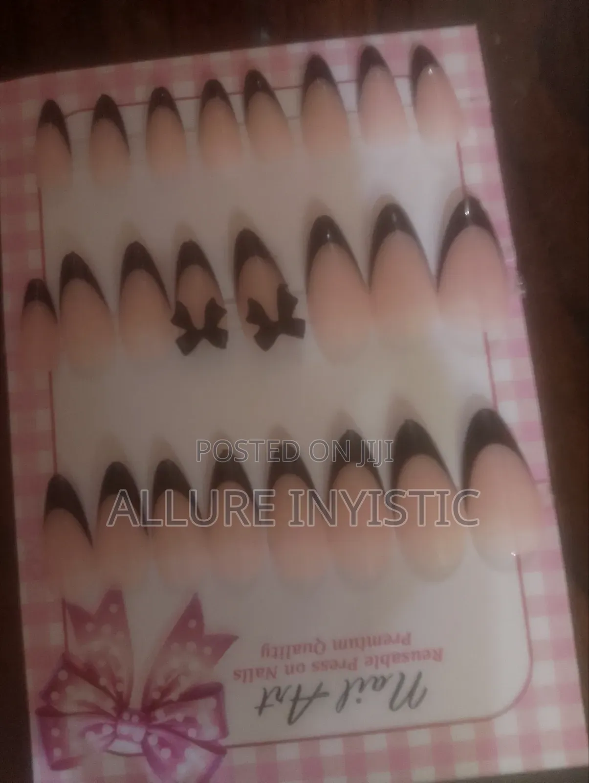Luxury Press-on Nails Durable and Affordable