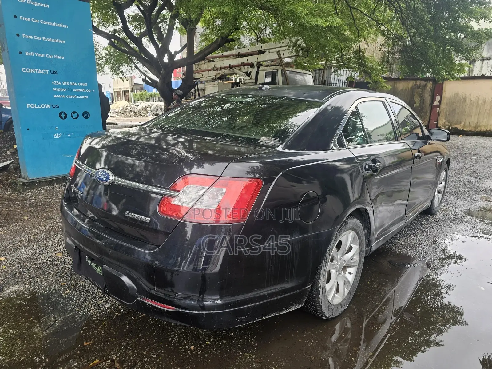 Ford Taurus 2011 Black