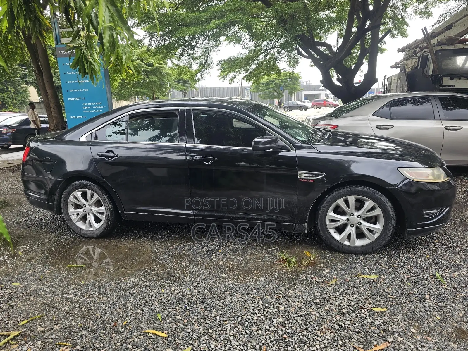 Ford Taurus 2011 Black