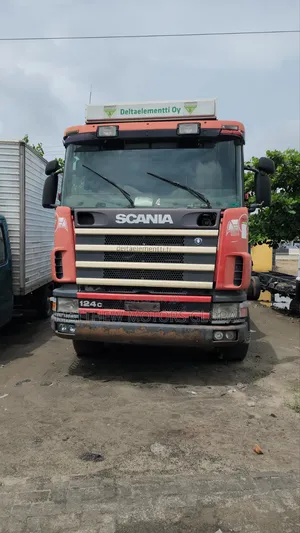 Foreign Used Scania Tipper 12 Tyres
