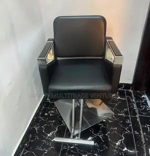 Professional-Style Black Salon Chair