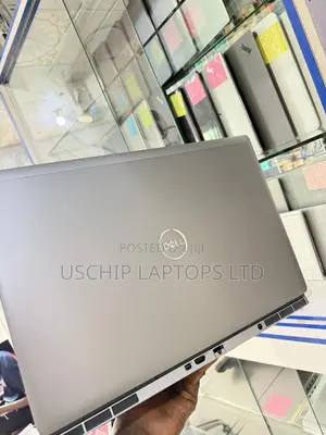 Laptop Dell Precision 7760 64GB Intel Xeon SSD 512GB