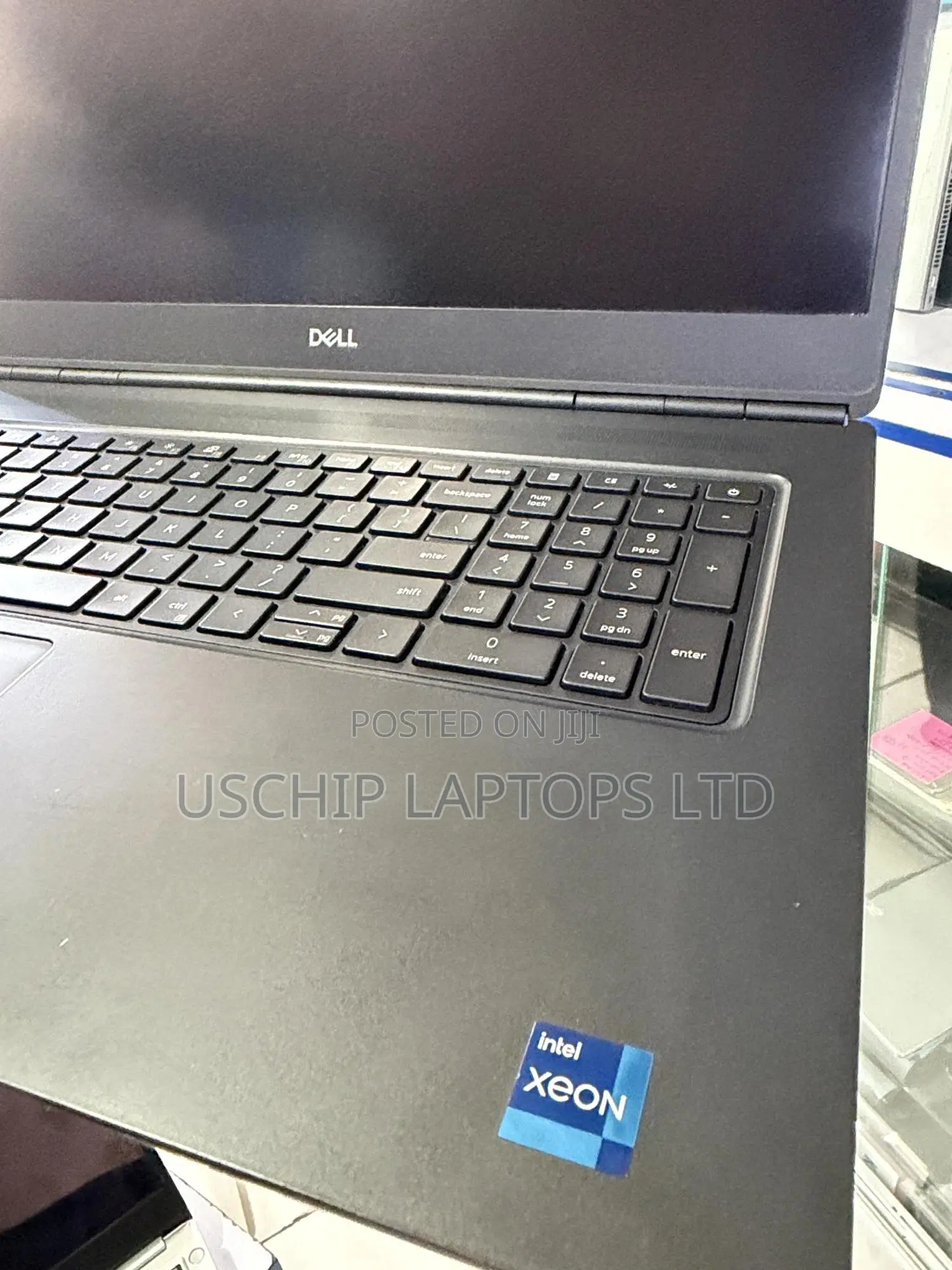 Laptop Dell Precision 7760 64GB Intel Xeon SSD 512GB
