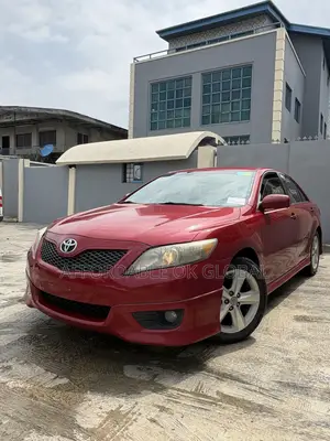 Toyota Camry SE 4dr Sedan (2.5L 4cyl 6A) 2011 Red