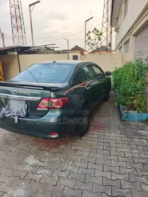 Toyota Corolla 2010 Green