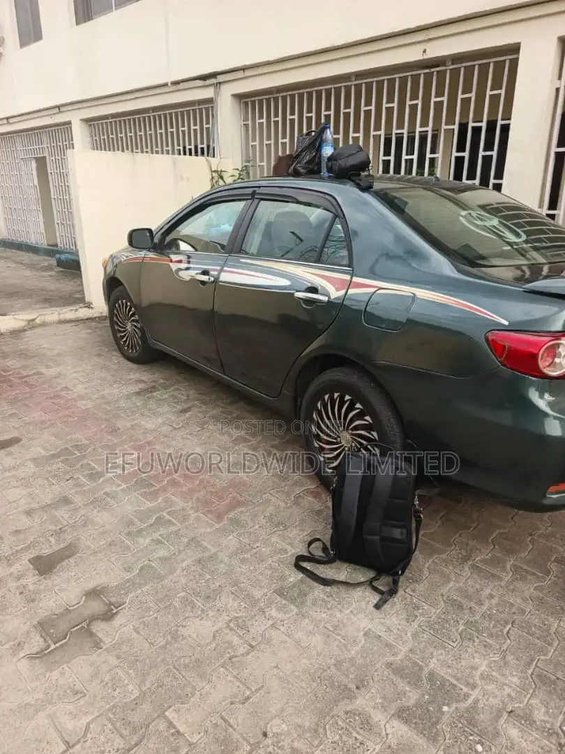 Toyota Corolla 2010 Green