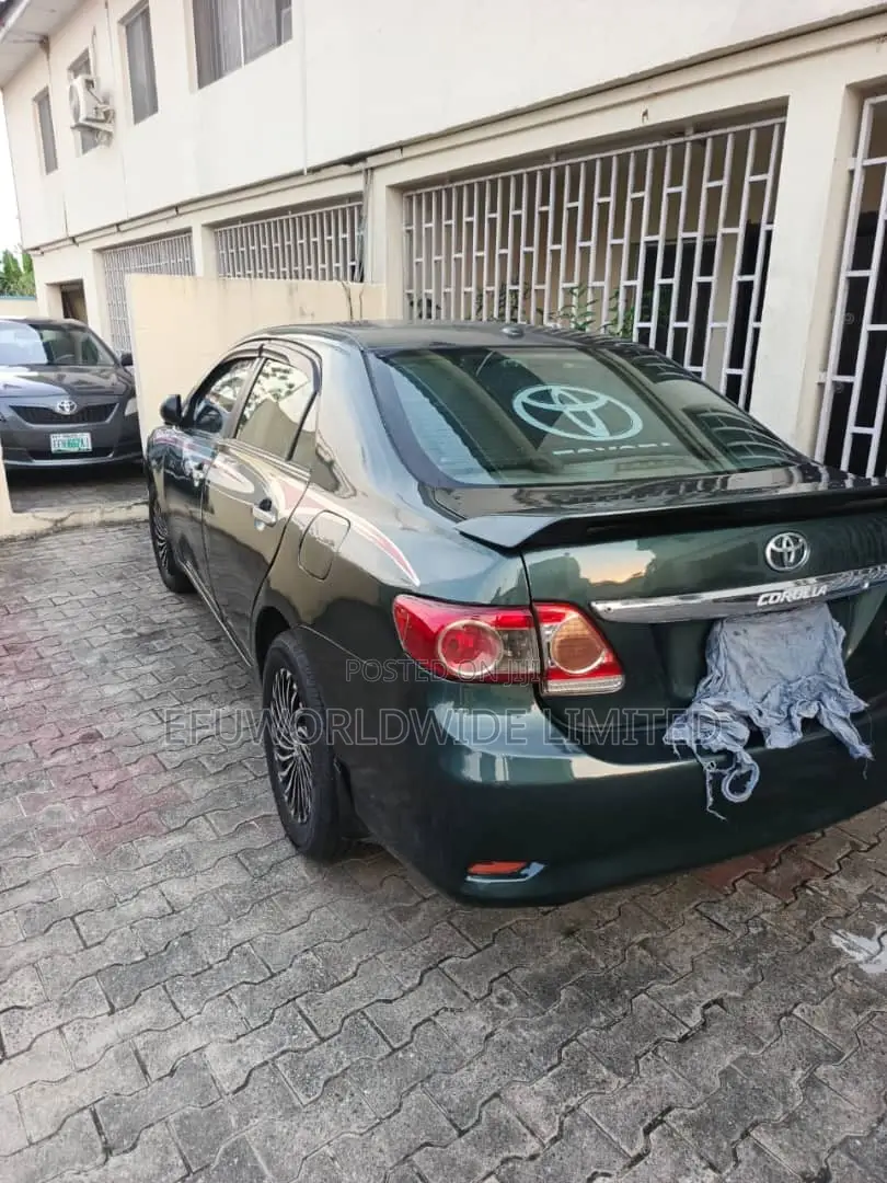 Toyota Corolla 2010 Green