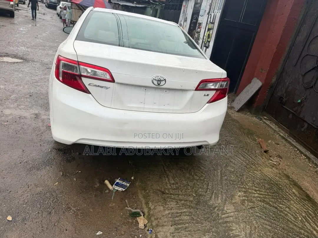 Toyota Camry 2013 Off white