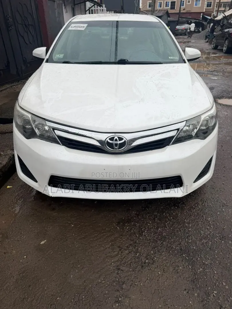 Toyota Camry 2013 Off white